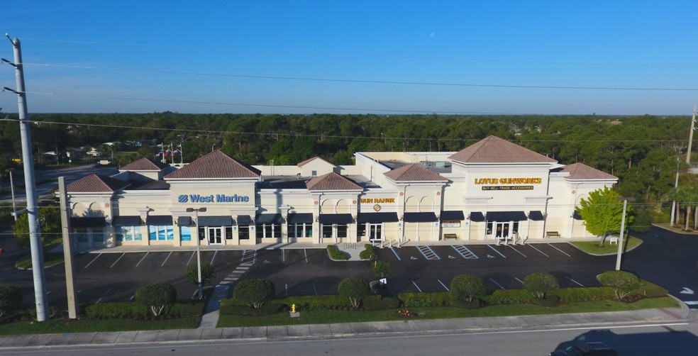 Primary Photo Of 3552-3558 NW Federal Hwy, Jensen Beach General Retail For Lease