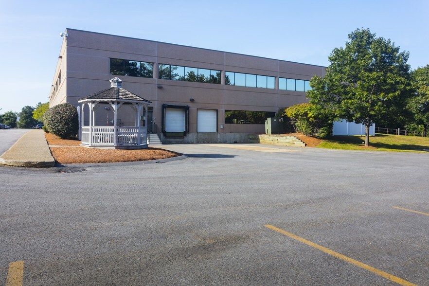 More Photos Of 2 Omni Way, Chelmsford Unknown For Lease