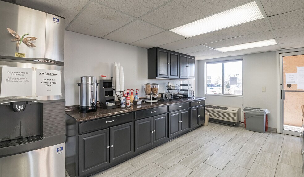 More Photos Of 754 Horizon Dr, Grand Junction Hotel For Sale