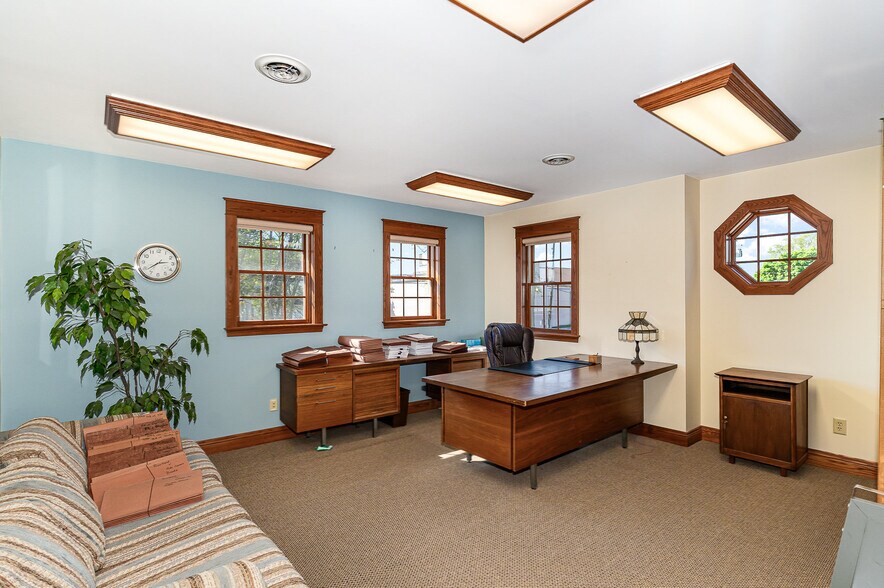 More Photos Of 820 N Michigan Ave, Saginaw Office For Sale