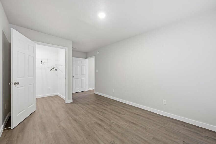 More Photos Of 1007 E Rundberg Ln, Austin Apartments For Sale