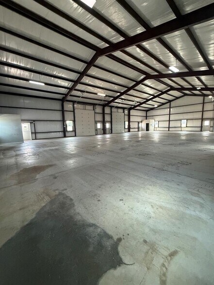 More Photos Of 30307 Ranch Road 12, Dripping Springs Warehouse For Lease