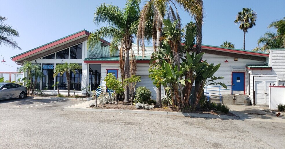 More Photos Of 230 Portofino Way, Redondo Beach Restaurant For Lease