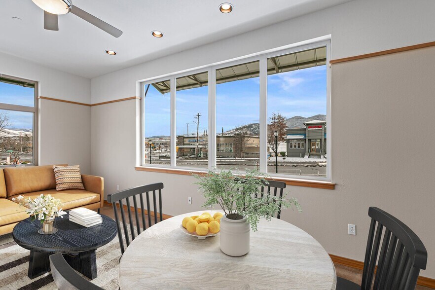 More Photos Of 2205 Ashland St, Ashland Storefront Retail Office For Sale