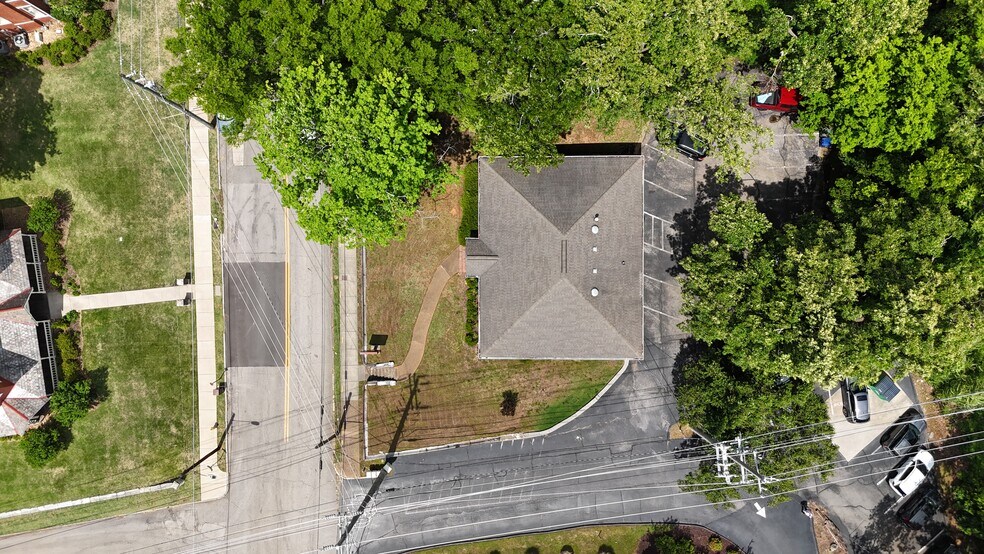 More Photos Of 300 Forest Ave, Chattanooga Office For Sale