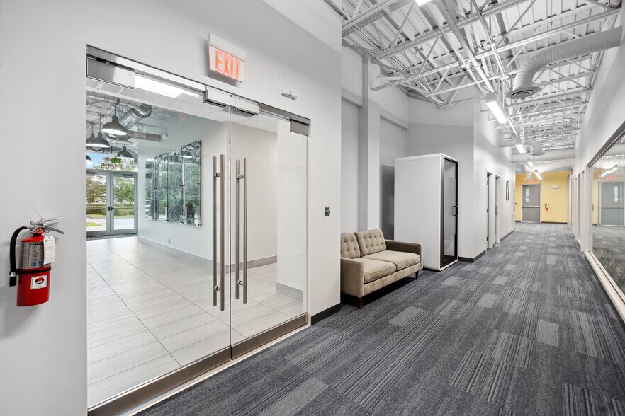 More Photos Of 1005 Viera Blvd, Rockledge Office For Lease