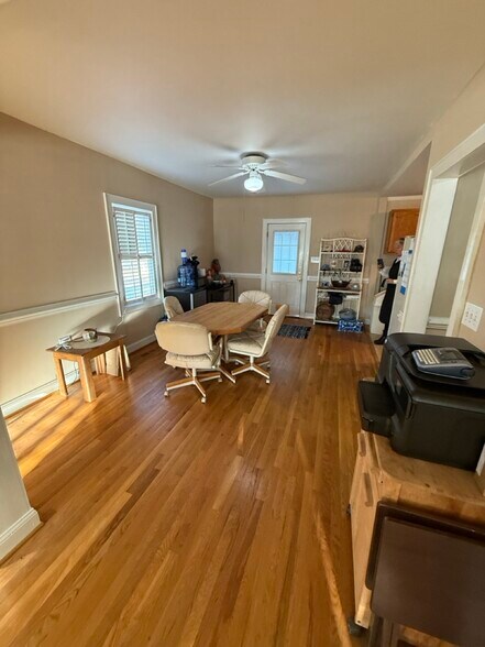 More Photos Of 2113 Wrightsville Ave, Wilmington Flex For Sale
