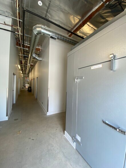 More Photos Of 1829 22nd St, Sacramento Warehouse For Lease