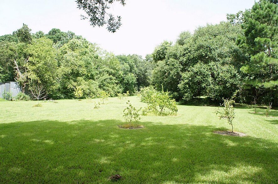 More Photos Of 110 Whispering Pines Ave, Friendswood Land For Sale