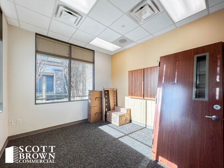 More Photos Of 2700 Village Pky, Highland Village Office For Lease