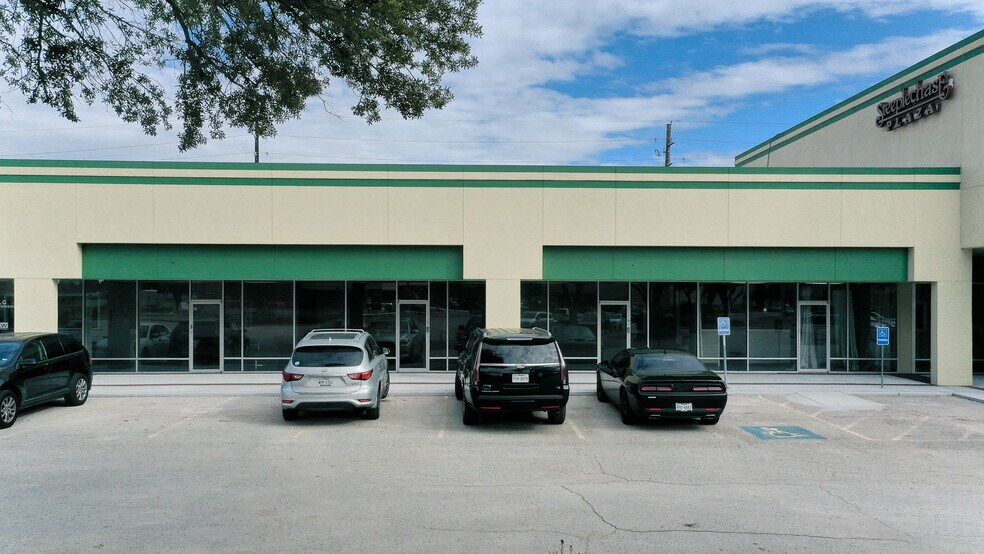 More Photos Of 11037 W FM-1960, Houston Unknown For Lease