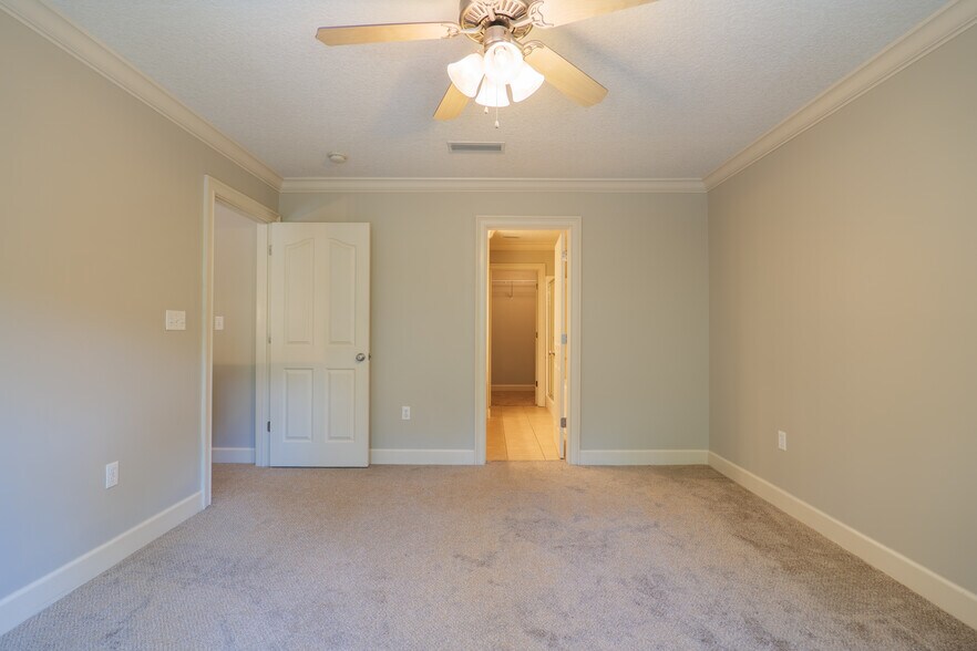 More Photos Of 3400 N Barack Obama Blvd, Valdosta Apartments For Sale