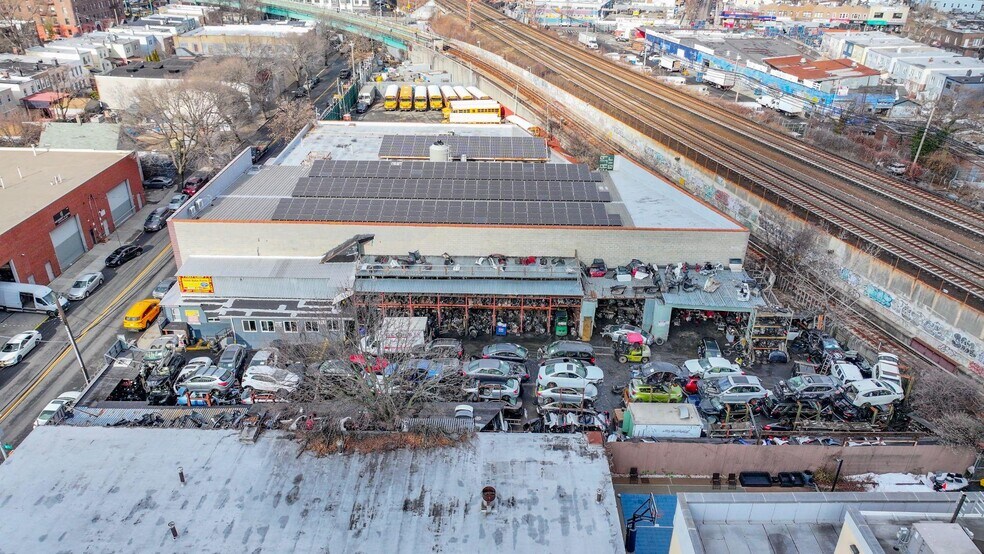 More Photos Of 8771 130th St, Richmond Hill Industrial For Lease