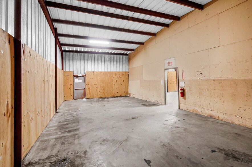 More Photos Of 406 Preston Ave, Pasadena Warehouse For Lease