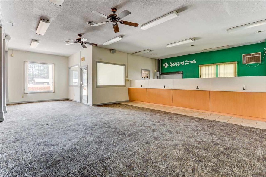 More Photos Of 234 White Mountain Hwy, Conway Freestanding For Lease