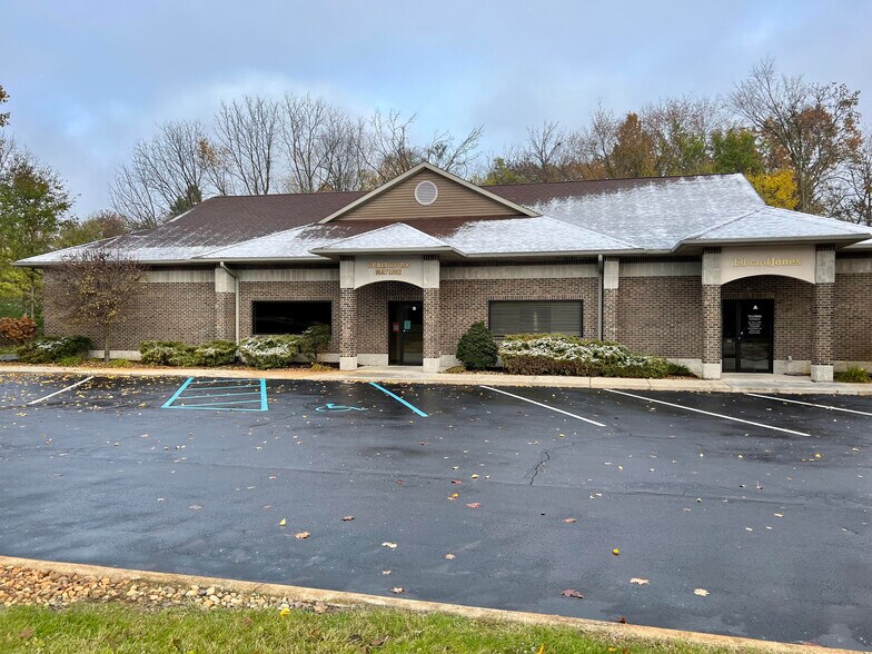 Primary Photo Of 1514 E Bristol St, Elkhart Freestanding For Lease