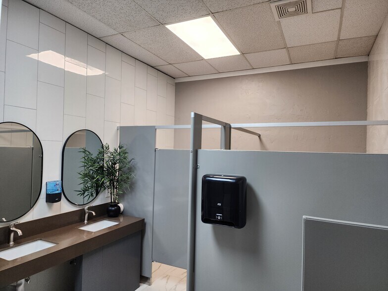 More Photos Of 142-144 N K St, Tulare Restaurant For Sale