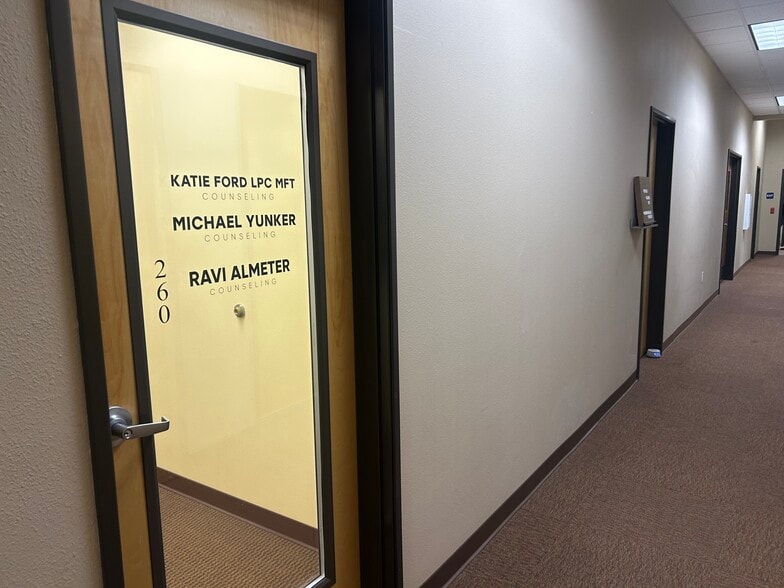 More Photos Of 2500 NE Twin Knolls Dr, Bend Medical For Lease