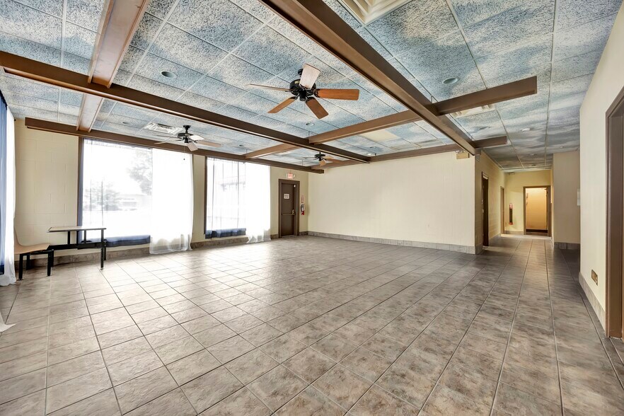 More Photos Of 5060-5062 Pleasant Ave, Fairfield Flex For Sale