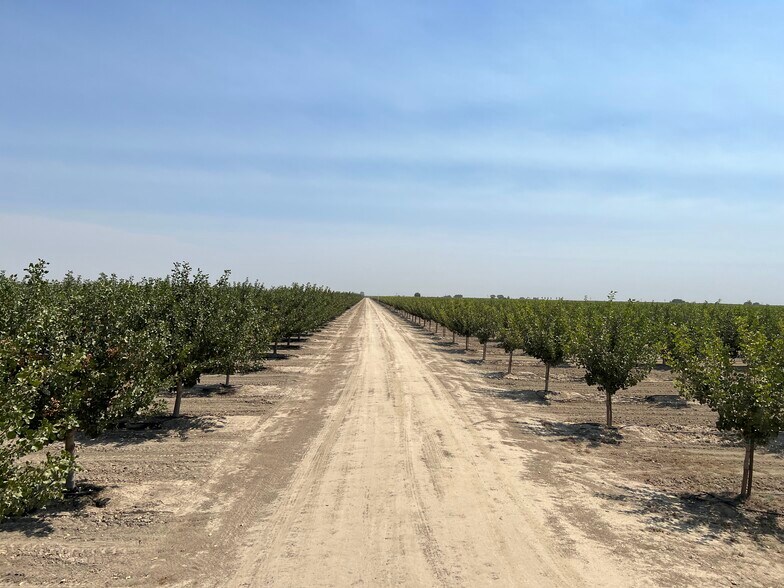 More Photos Of Idaho Ave @ 5th Avenue, Hanford Land For Sale