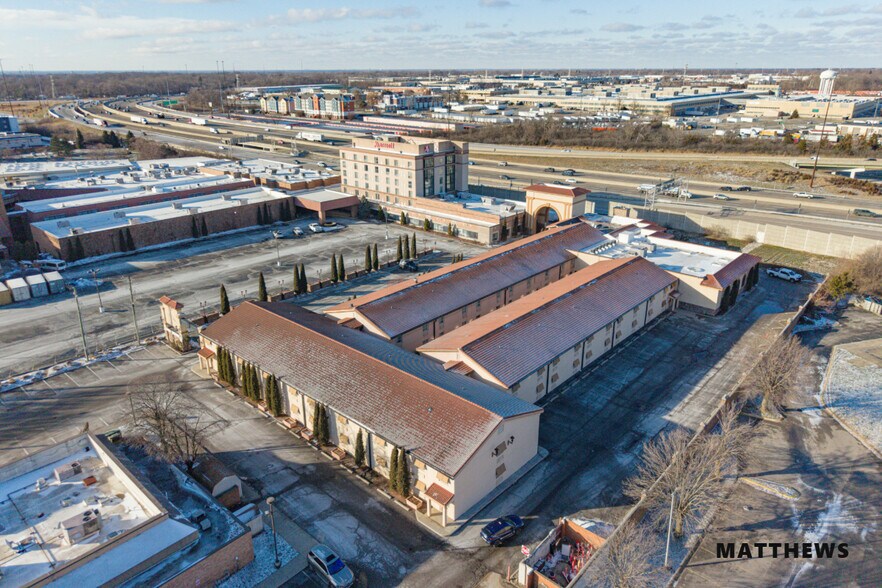 Primary Photo Of 7304 E 21st St, Indianapolis Hotel For Sale