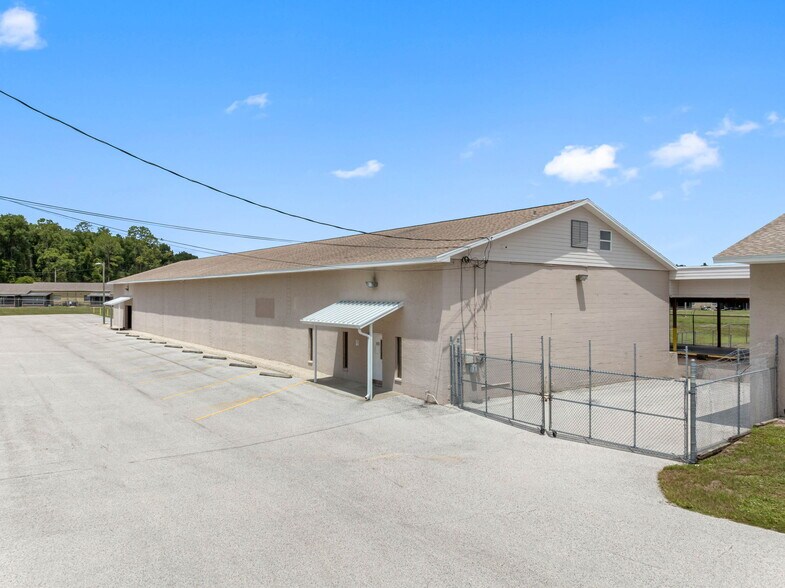 More Photos Of 9610 Harney Rd, Thonotosassa Warehouse For Sale