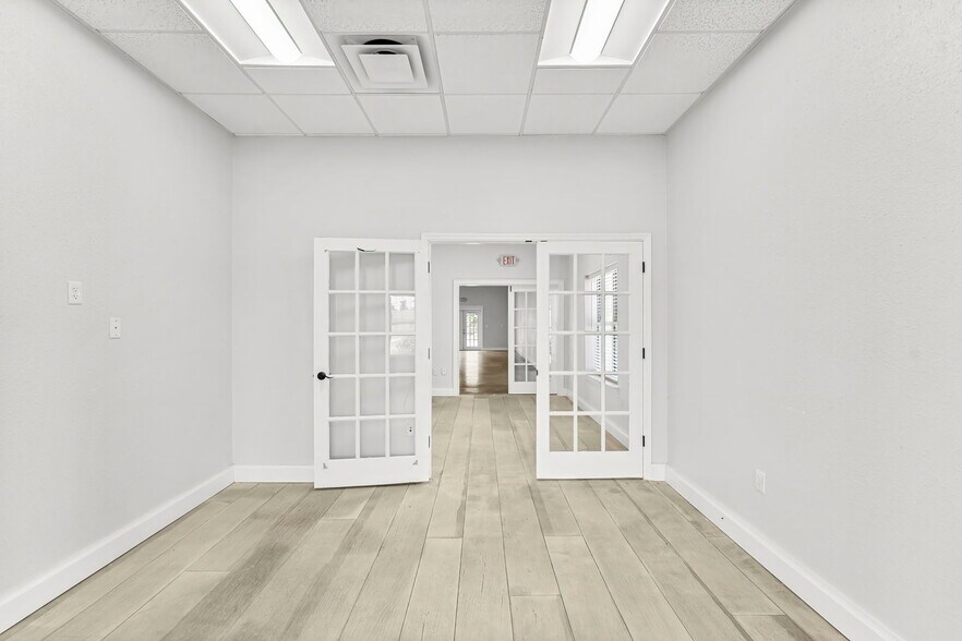 More Photos Of 5907 Sr-22, Panama City Funeral Home For Lease