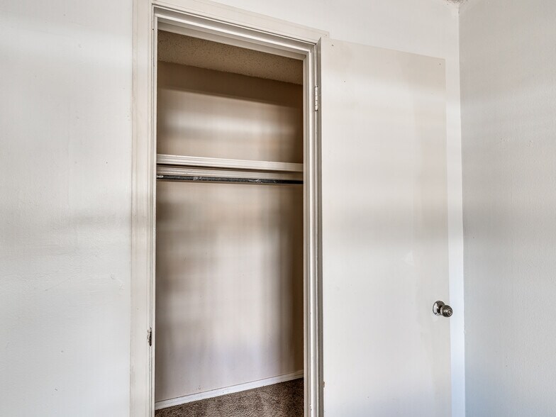 More Photos Of 6401 NW Oak Ave, Lawton Apartments For Sale
