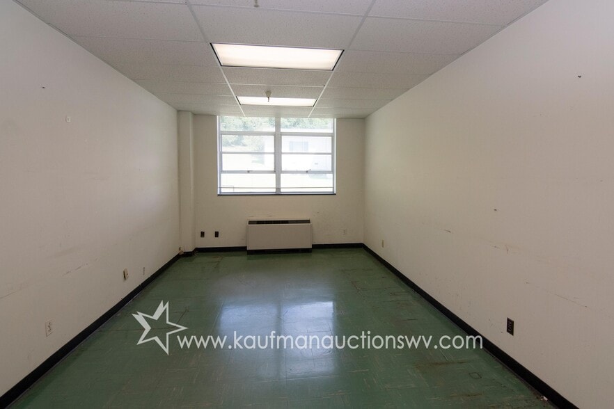 More Photos Of 100 Bluestone Rd, Mount Hope Research And Development For Sale
