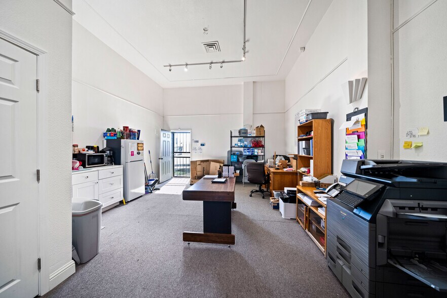 More Photos Of 621-625 Walnut St, Red Bluff Storefront Retail Office For Sale