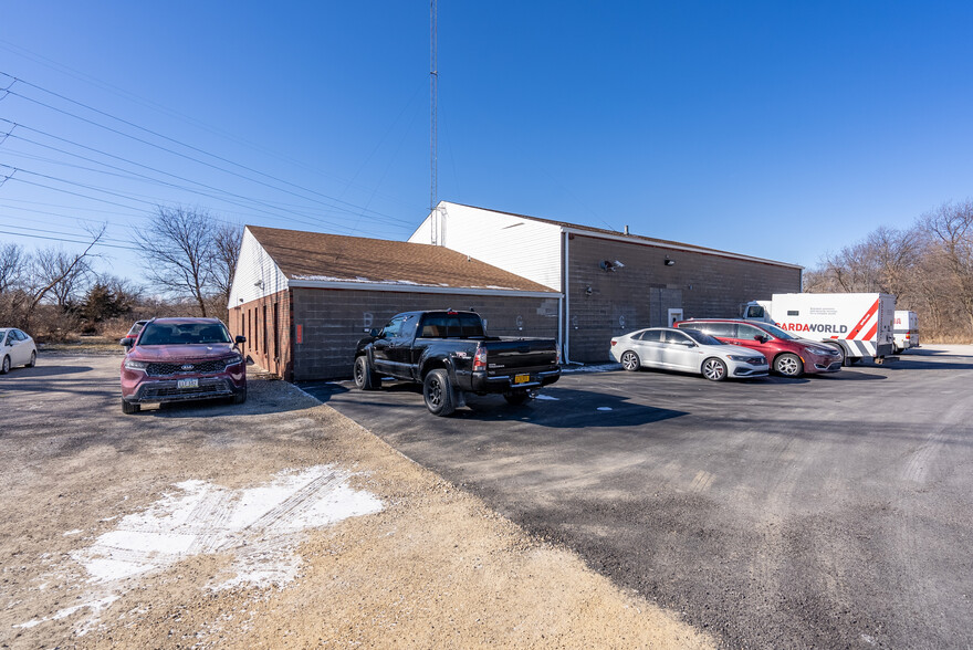 More Photos Of 17040 215th St, Davenport Warehouse For Sale