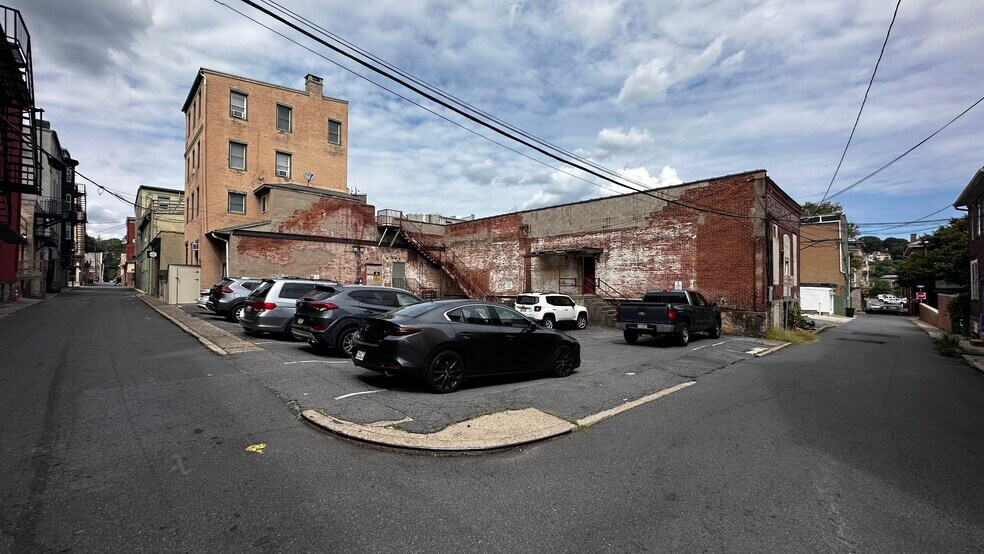 More Photos Of 225 Ferry St, Easton Office Residential For Lease