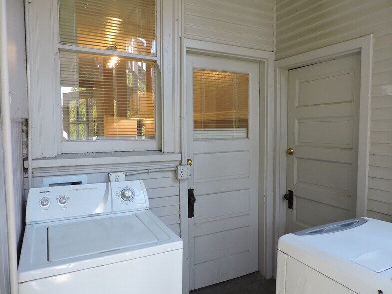 More Photos Of 1421 G St, Sacramento Apartments For Sale