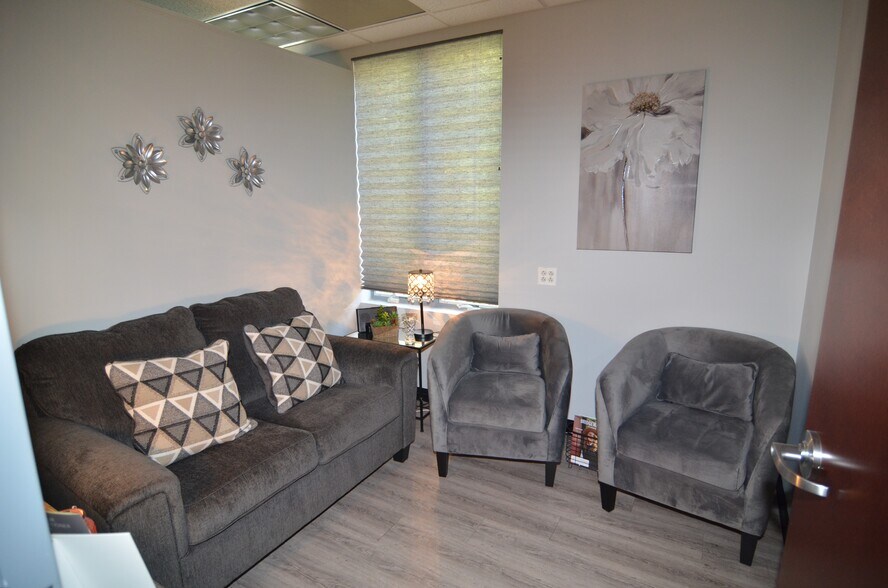 More Photos Of 611-624 Courtyard Dr, Hillsborough Medical For Sale