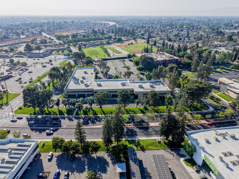 More Photos Of 5001 California Ave, Bakersfield Office For Lease