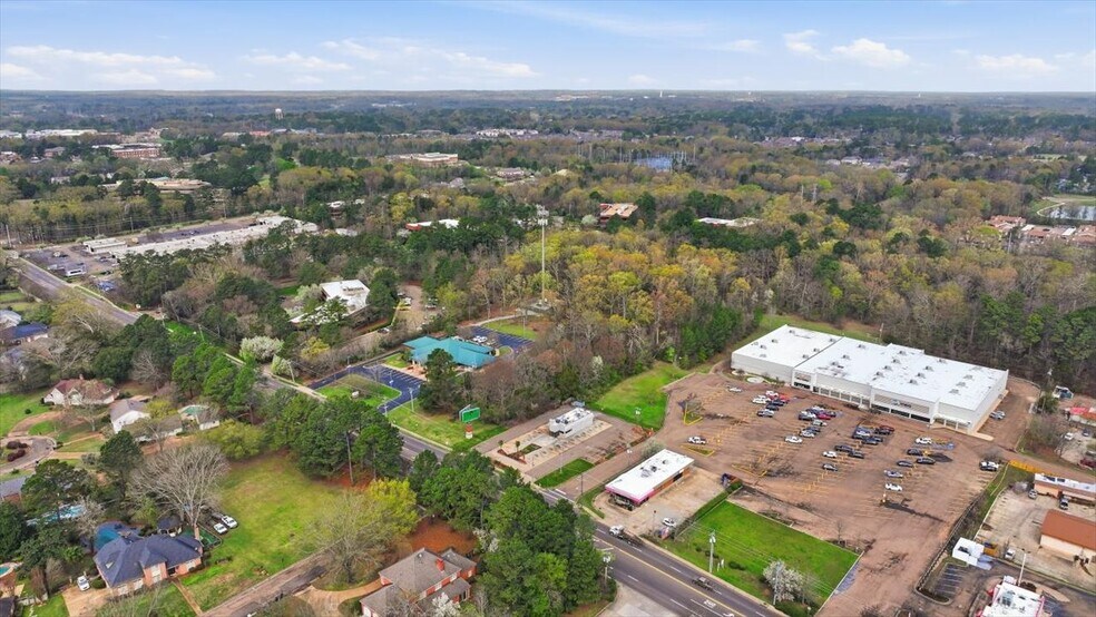 More Photos Of 1900 E County Line Rd, Ridgeland Fast Food For Sale