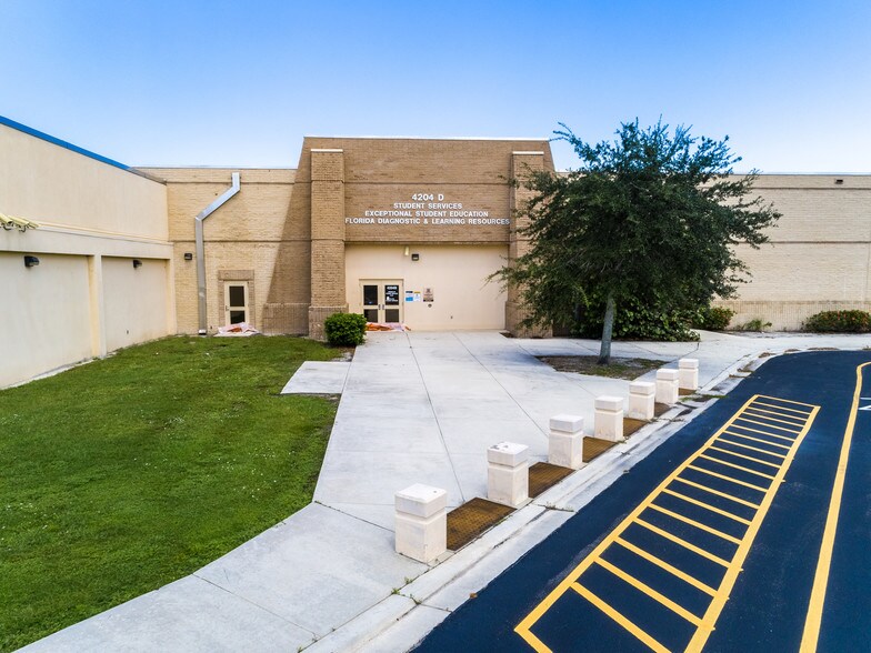 More Photos Of 4204 Okeechobee Rd, Fort Pierce Industrial For Sale