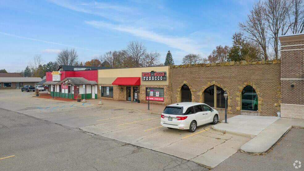 More Photos Of 631-651 E Saginaw Hwy, Grand Ledge Freestanding For Lease