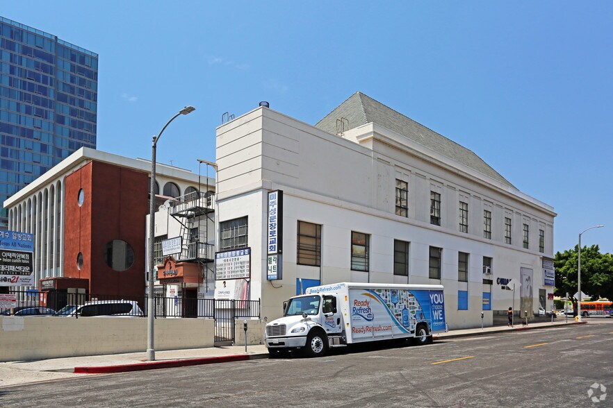 More Photos Of 3100 Wilshire Blvd, Los Angeles Storefront For Sale