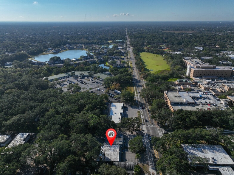 More Photos Of 307 S Parsons Ave, Brandon Storefront For Lease