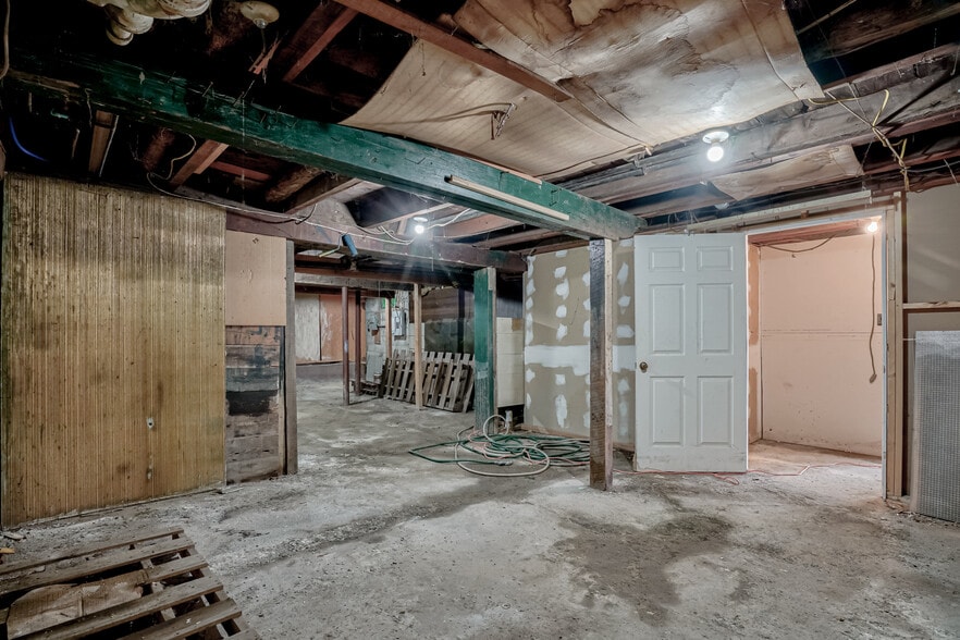 More Photos Of 457 Violet Ave, Poughkeepsie General Retail For Sale