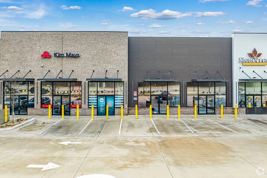 More Photos Of 7655 Mall Pky, Stonecrest Storefront For Lease