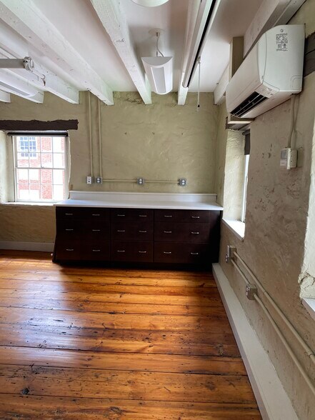 More Photos Of 3-7 Steeple St, Providence Office For Sale