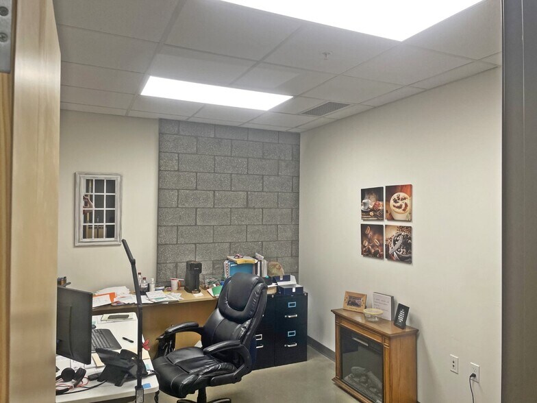 More Photos Of 850 Hawthorne Ave, Ponderay Manufacturing For Lease