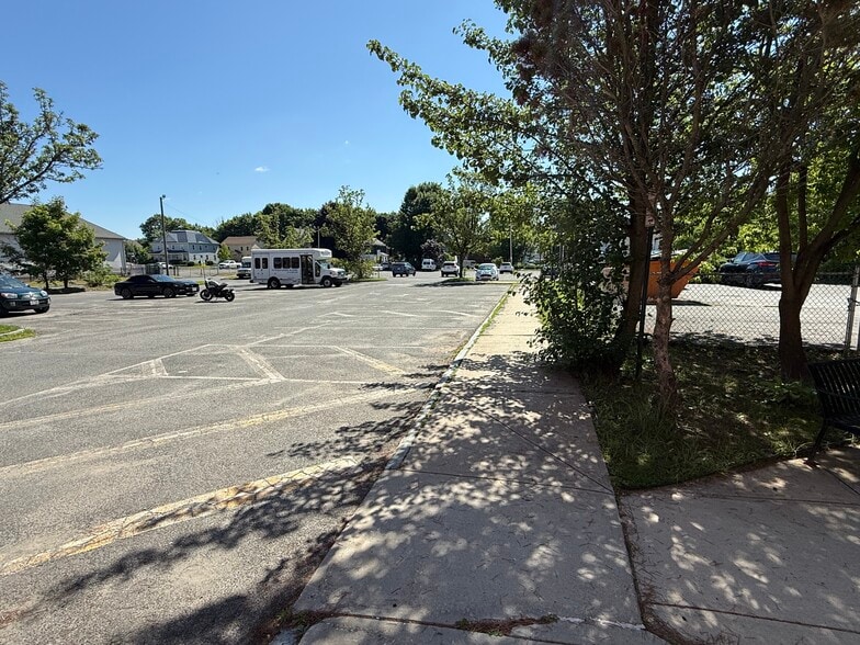 More Photos Of 324-330 N St, Pittsfield, MA 01201 St, Pittsfield Office For Lease