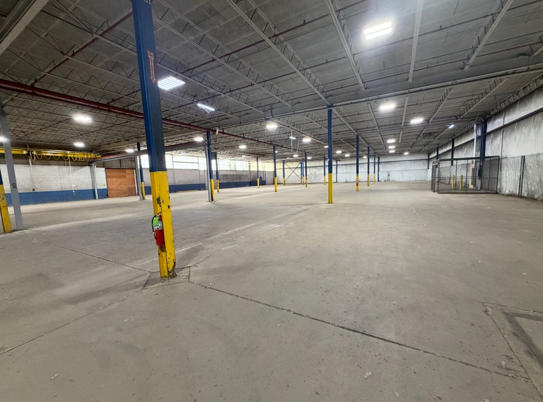 More Photos Of 3413 Eastern Ave SE, Grand Rapids Warehouse For Lease