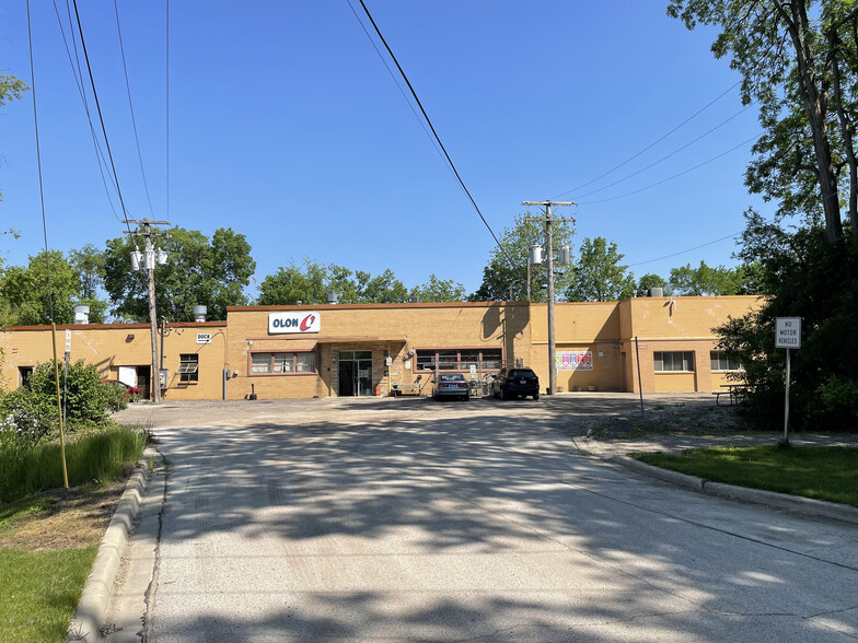 Primary Photo Of 411 Union St, Geneva Manufacturing For Sale