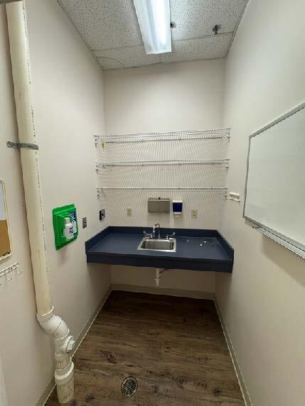 More Photos Of 5319 Hoag Dr, Sheffield Village Medical For Lease