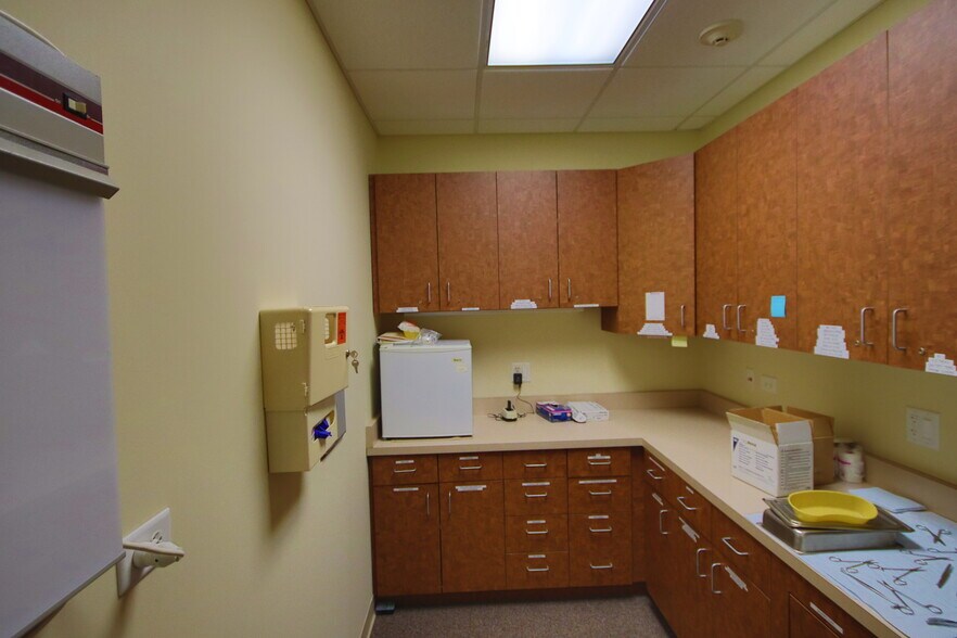 More Photos Of 10741-10745 W 165th St, Orland Park Office For Sale