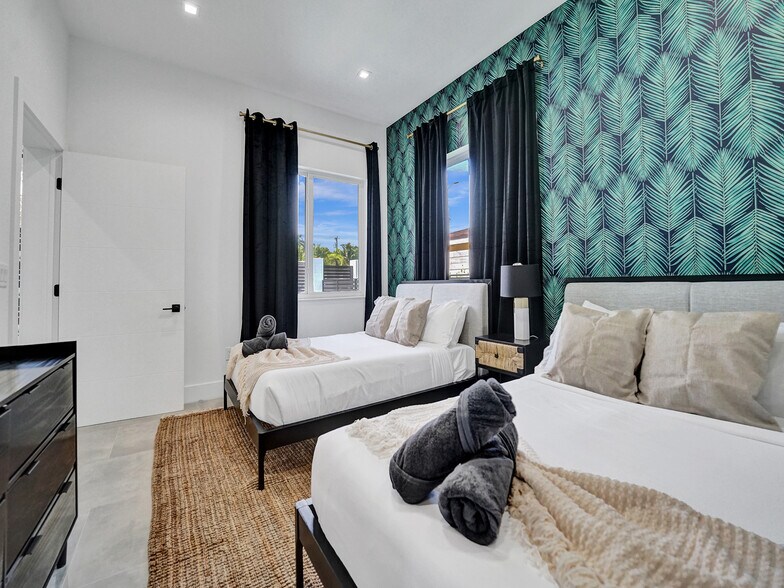 More Photos Of 1220-1226 NE 15th Ave, Fort Lauderdale Apartments For Sale